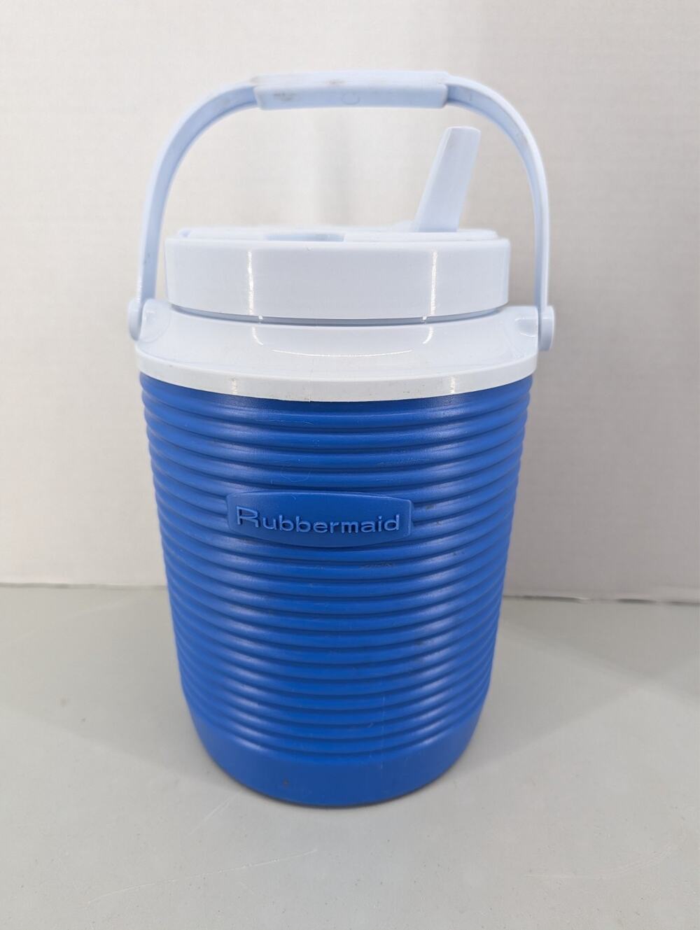 Vintage Rubbermaid One Gallon Drinking Cooler Handle Spout Blue Ribbed 11”